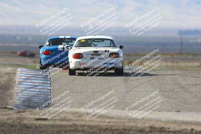 media/Oct-26-2025-CalClub SCCA (Sun) [[8ce1e69566]]/Group 5/Grapevine/